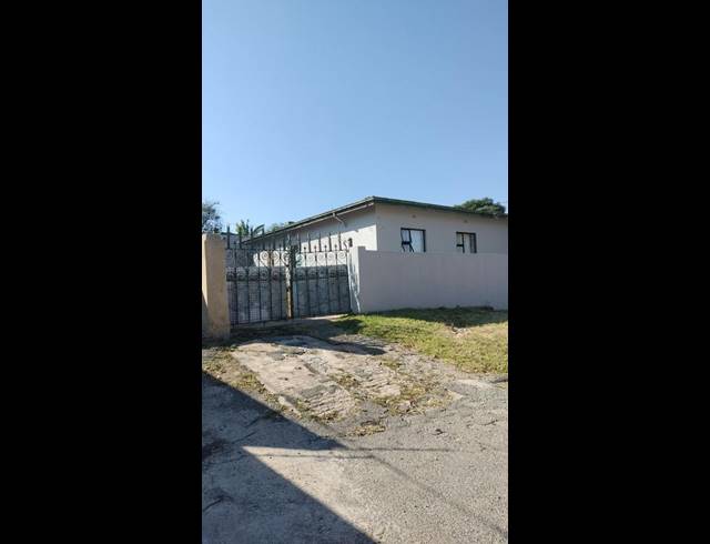 3 BEDROOM HOUSE FOR SALE IN CROSBY